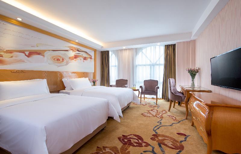 Vienna Hotel Banxuegang Road Шеньчжень Екстер'єр фото