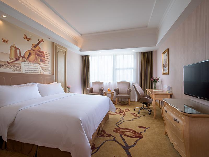 Vienna Hotel Banxuegang Road Шеньчжень Екстер'єр фото